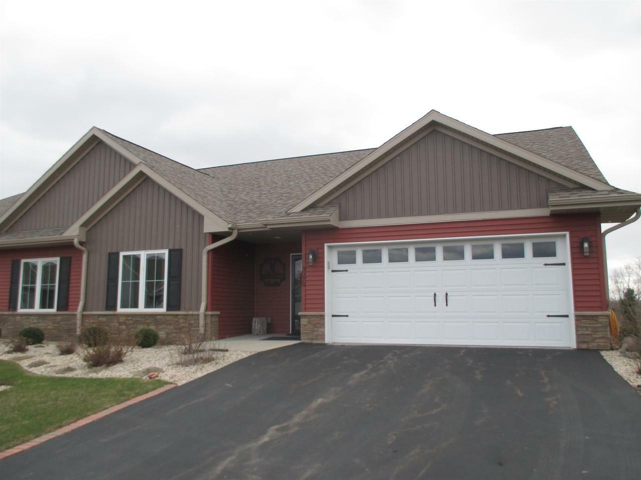 Property Photo: 3078 South Blue Jay Court WI 53511