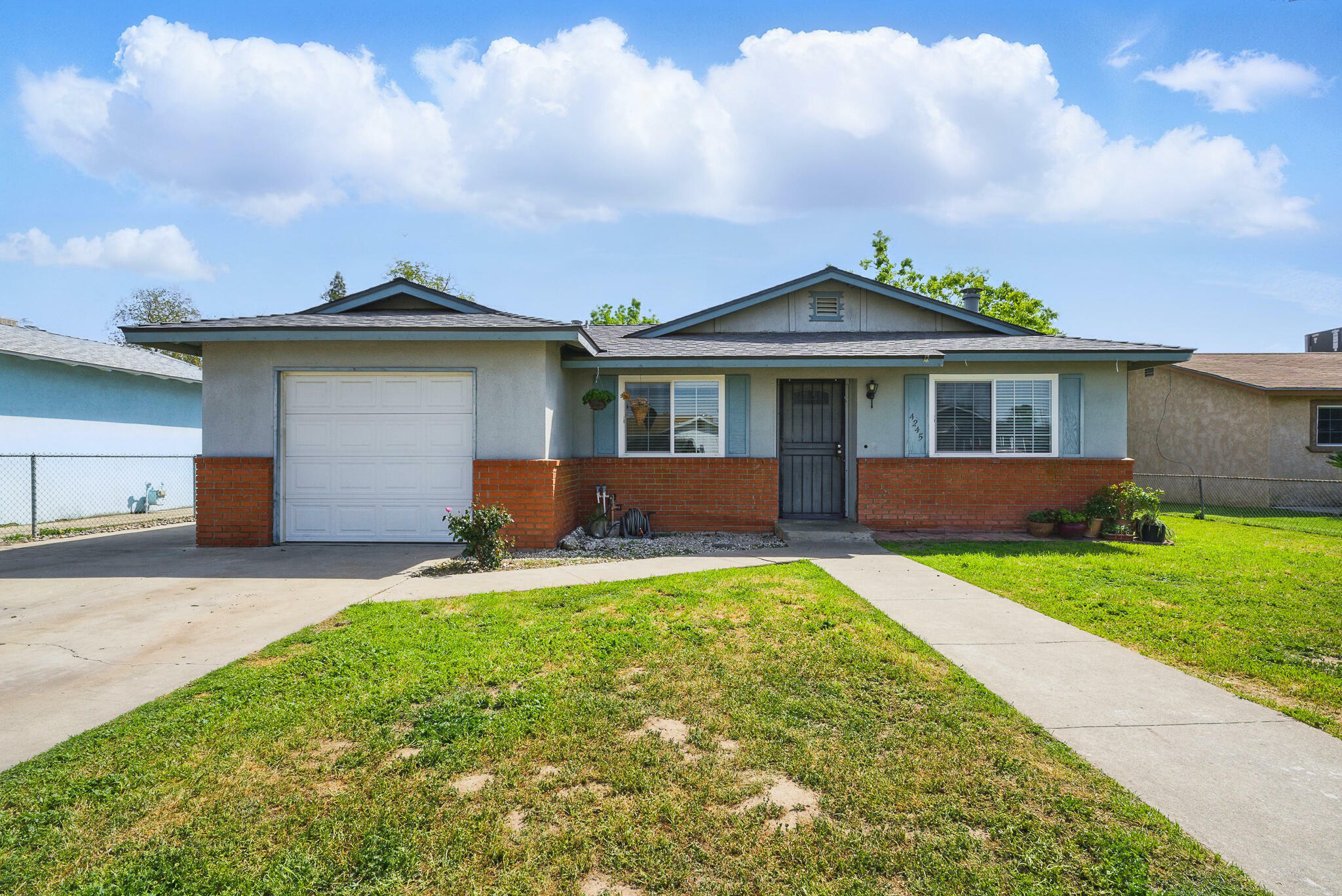 4245 W Victor Avenue  Visalia CA 93277 photo