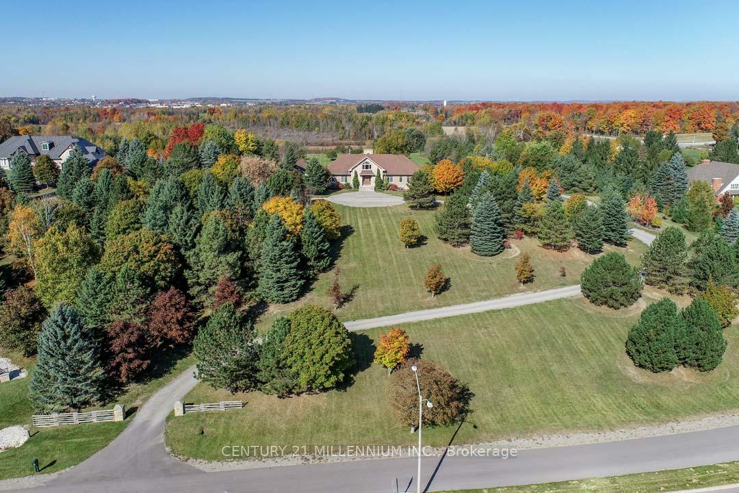 Photo de la propriété: 4 Flaherty Lane ON L7K 2P3