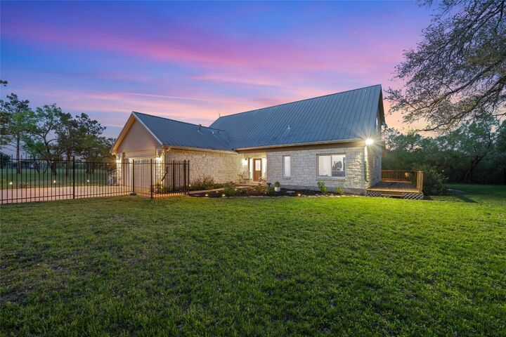 Property Photo:  260 County Road 413  TX 78669 