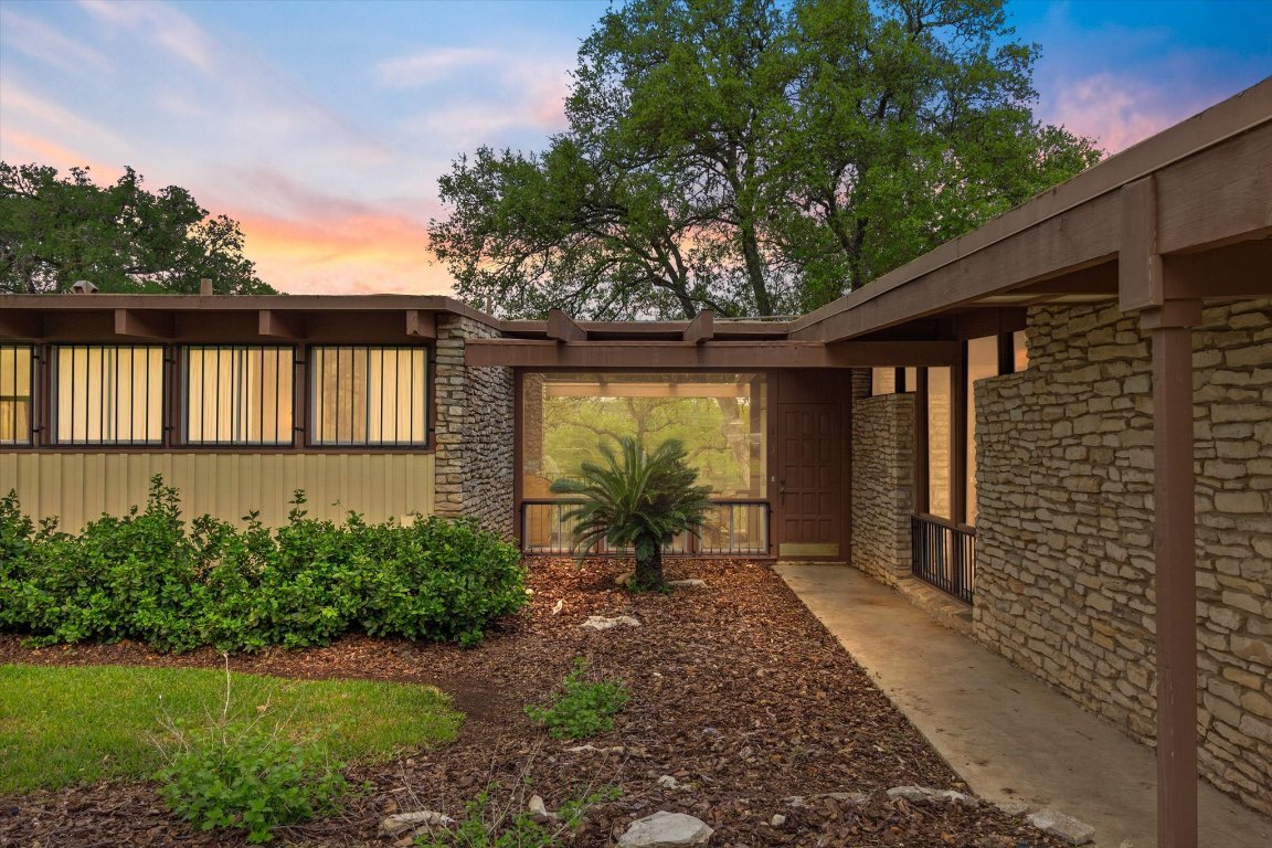 Property Photo:  103 Chula Vista Street  TX 78666 