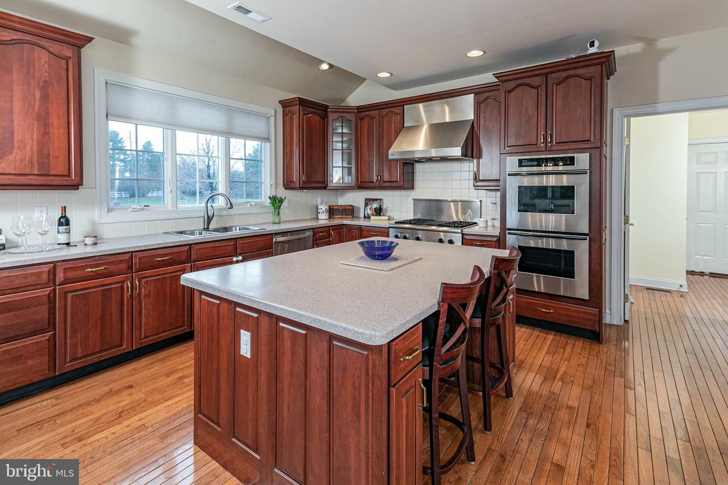 Property Photo:  10 Gaitway Drive  NJ 08558 