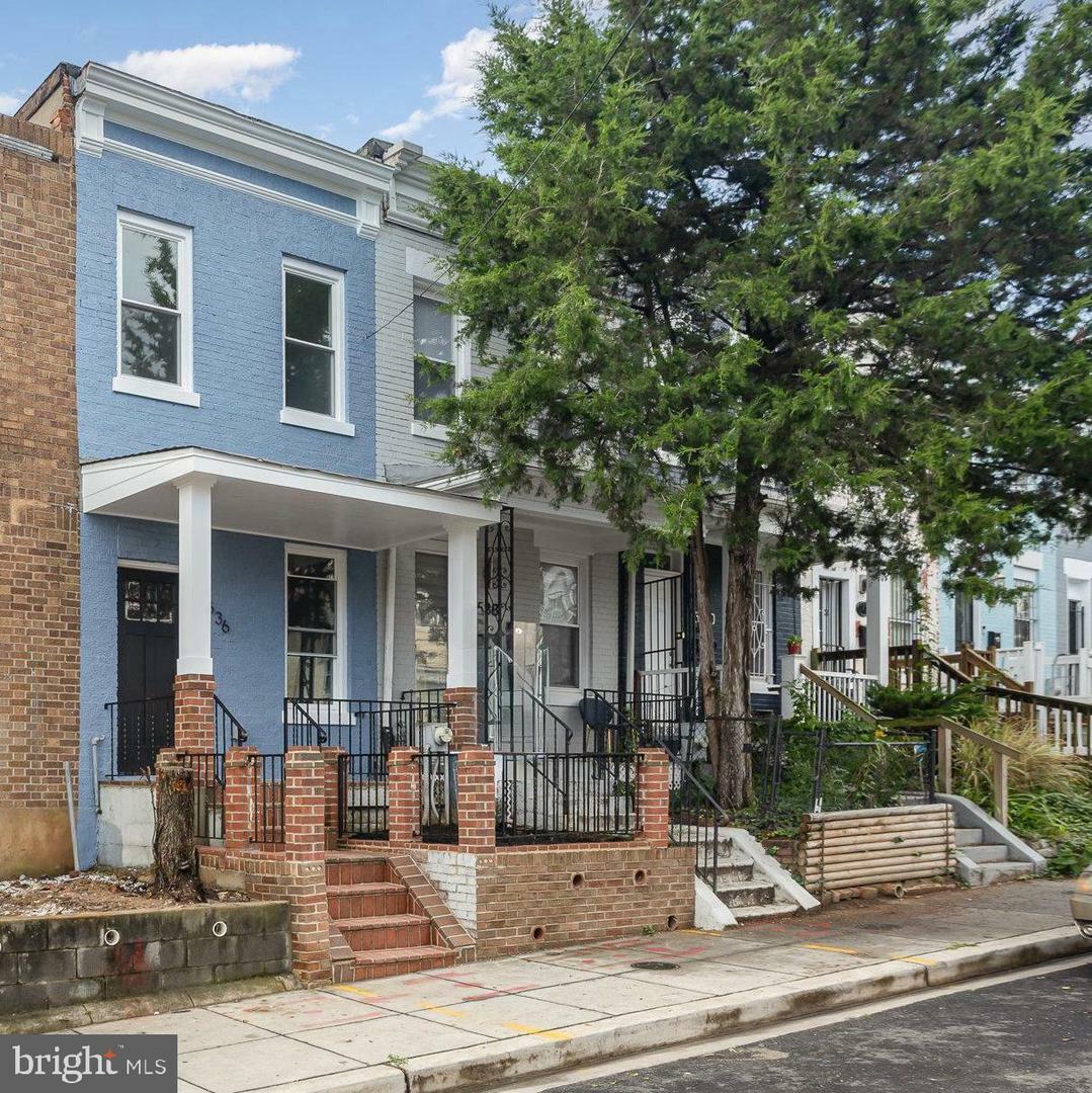 Property Photo: 536 Hobart Place NW DC 20001