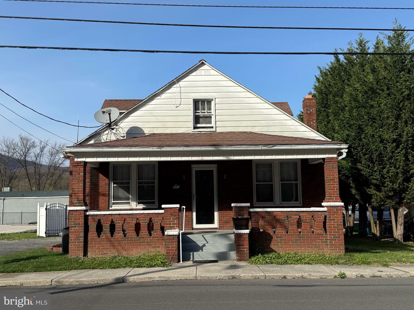 Property Photo: 650 W Piedmont Street WV 26726