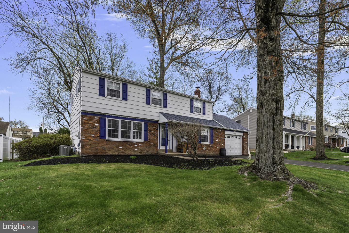 Property Photo: 287 Essex Road PA 18974