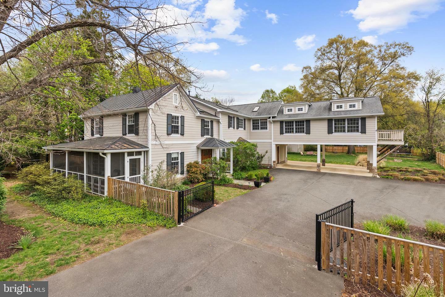 Property Photo: 8515 Riverside Road VA 22308