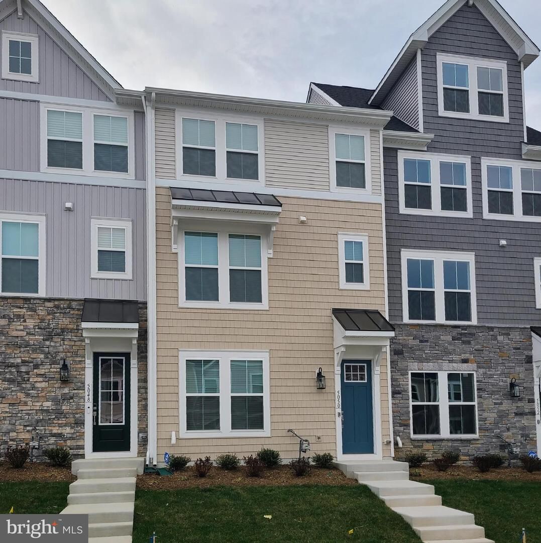Property Photo: 5050 Bigleaf Rd VA 22407
