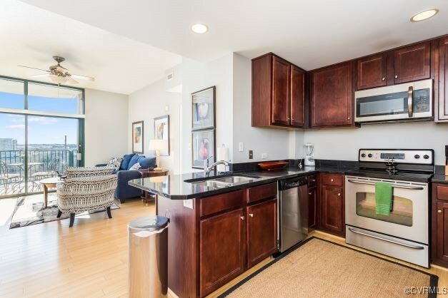 Property Photo: 1101 Haxall Point 906 VA 23219