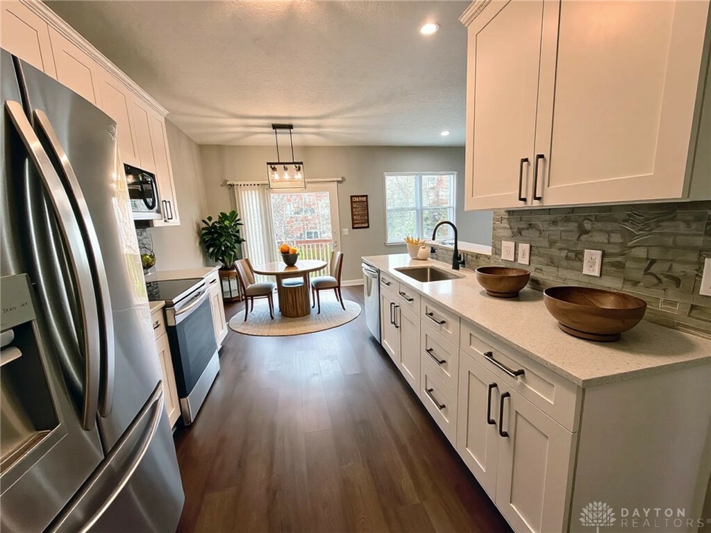Property Photo:  6076 Pasqual Avenue  OH 43213 