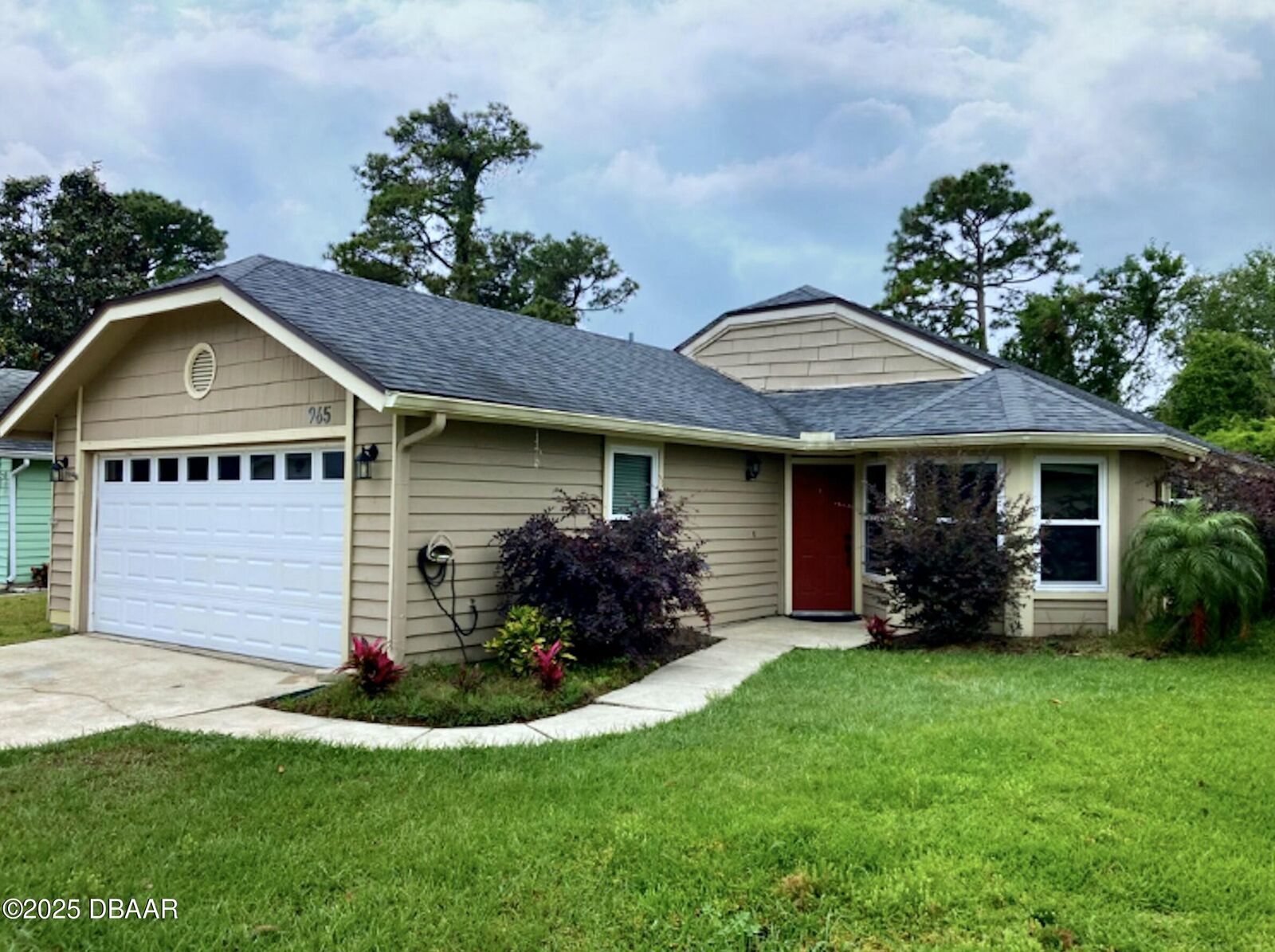 Property Photo:  965 Belleflower Drive  FL 32127 