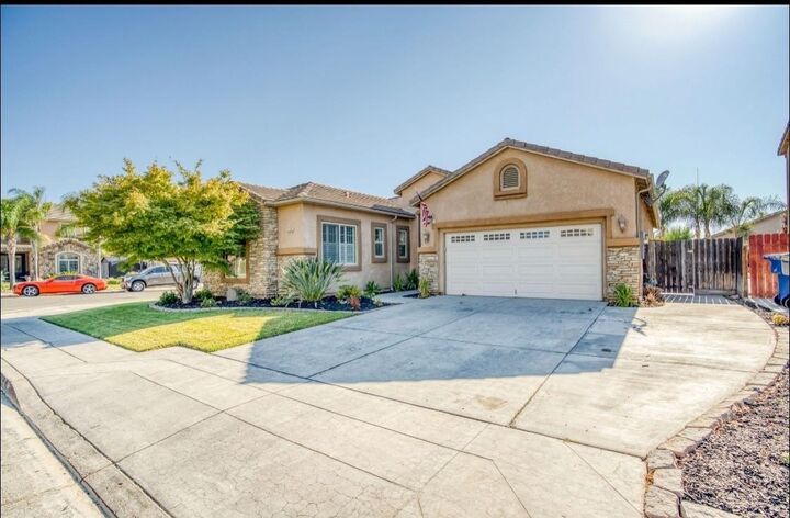 Property Photo:  5739 N Shiraz Avenue  CA 93723