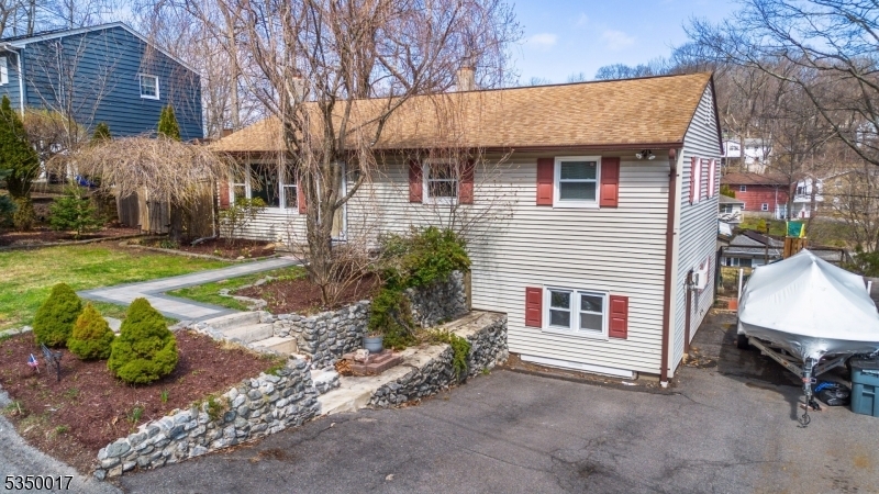 Property Photo: 13 Holiday Dr NJ 07843