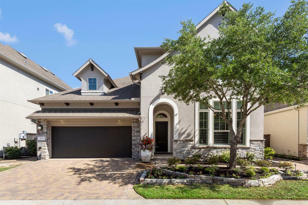 Property Photo: 223 Sonoma Court TX 77384