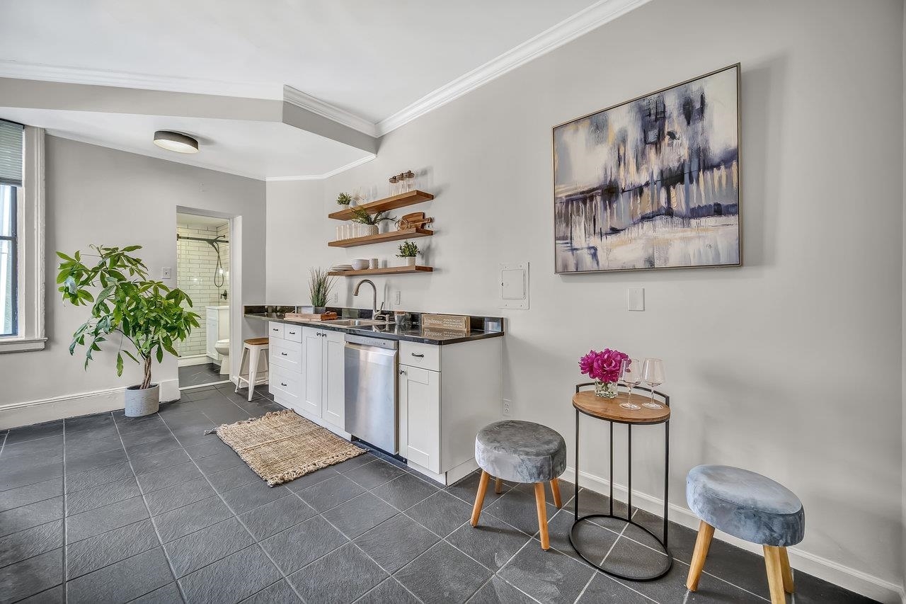 Property Photo: 133 Madison St 2L NJ 07030