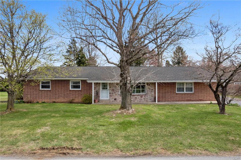 Property Photo: 690 Daniels Road PA 18064