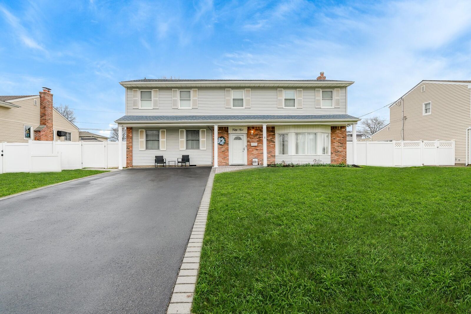 Property Photo:  55 Primrose Lane  NY 11754 