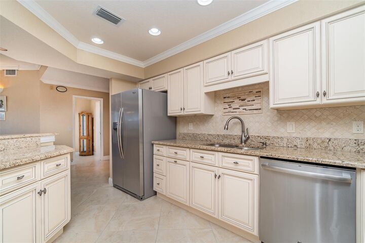 Property Photo: 1326 Wesley Drive 123 FL 33950