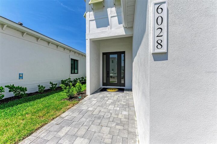 Property Photo: 6028 Cat Claw Lane FL 34210