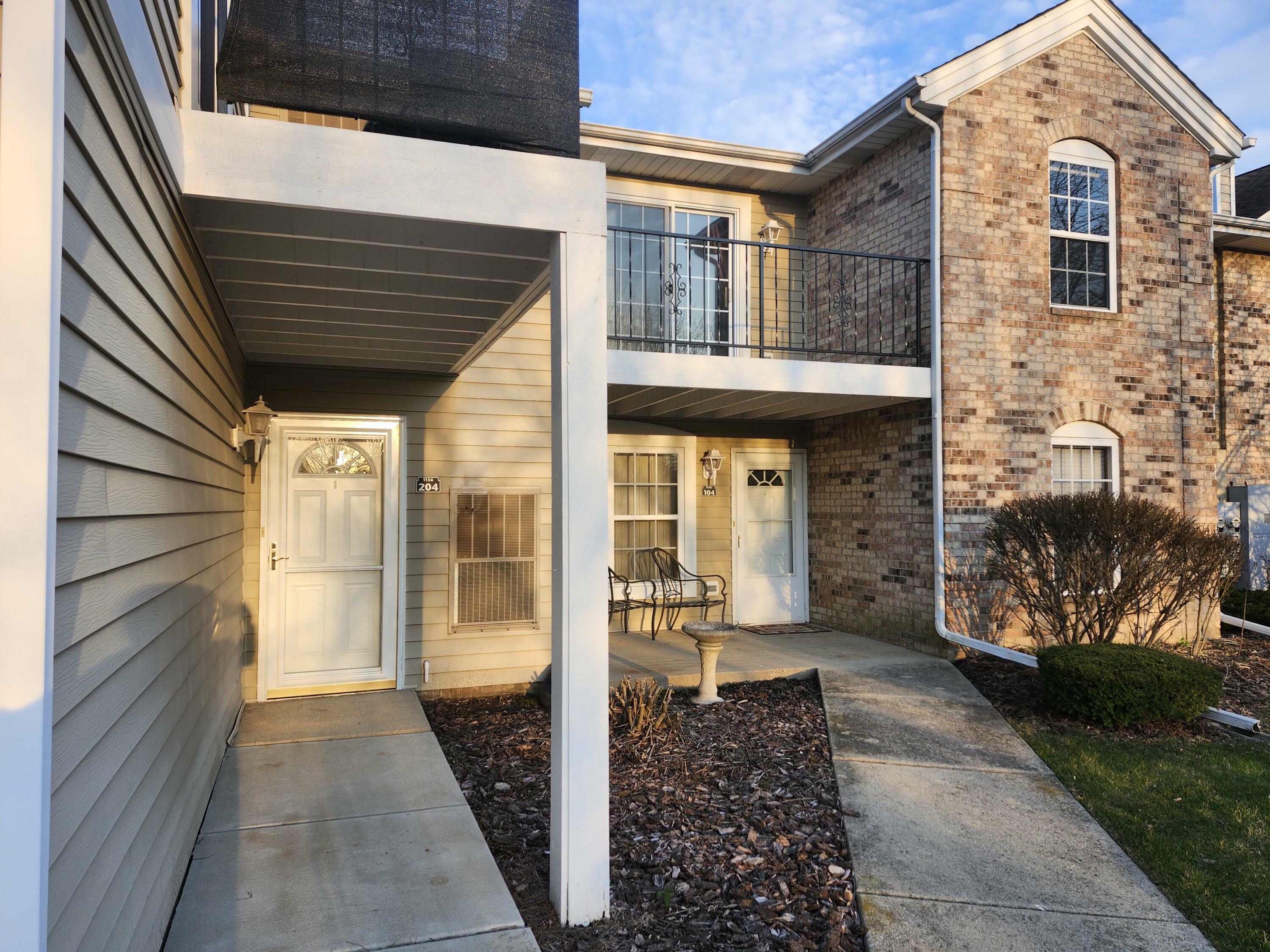 Property Photo: 1156 N Sunnyslope Dr 204 WI 53406