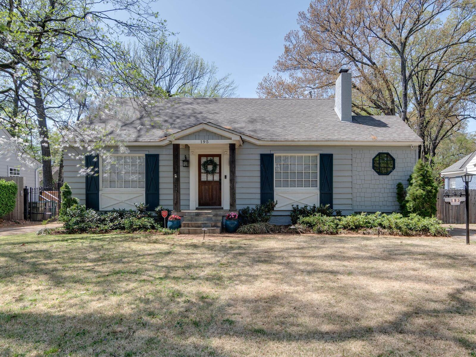 Property Photo: 195 S Holmes St TN 38111
