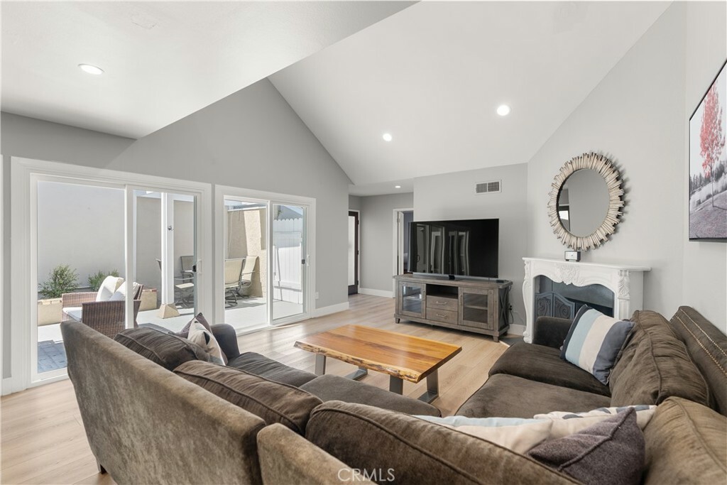 Property Photo: 7045 Mariner Way CA 90803
