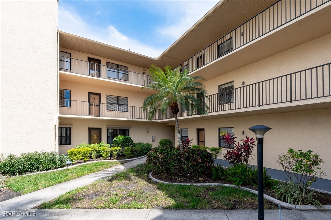 Property Photo: 13276 White Marsh Lane 3517 FL 33912