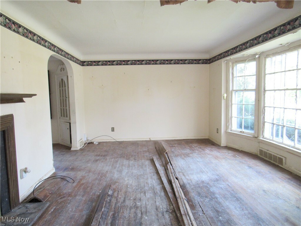 Property Photo: 2368 Eardley Road OH 44118