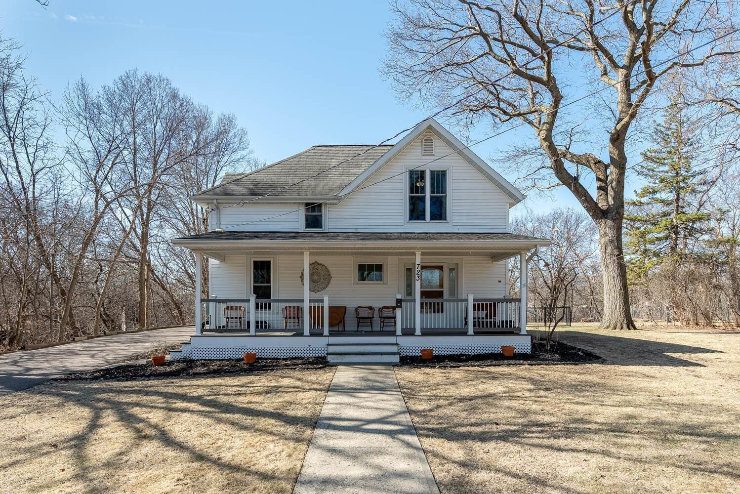 Property Photo:  723 Warren Street  MN 56001 