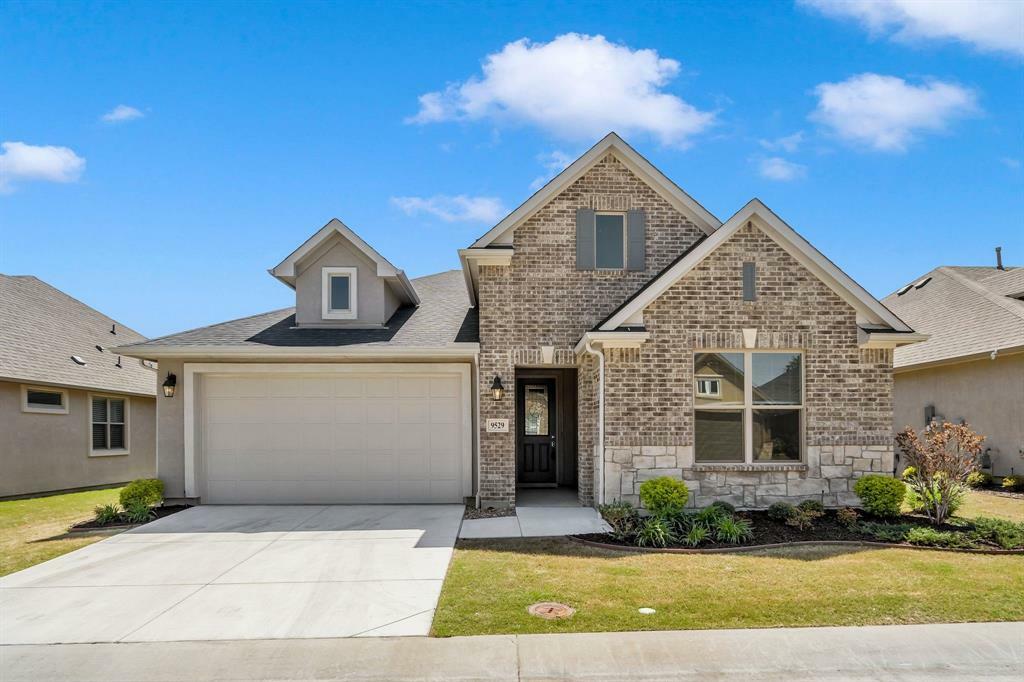 Property Photo: 9529 Windwood Lane TX 76207