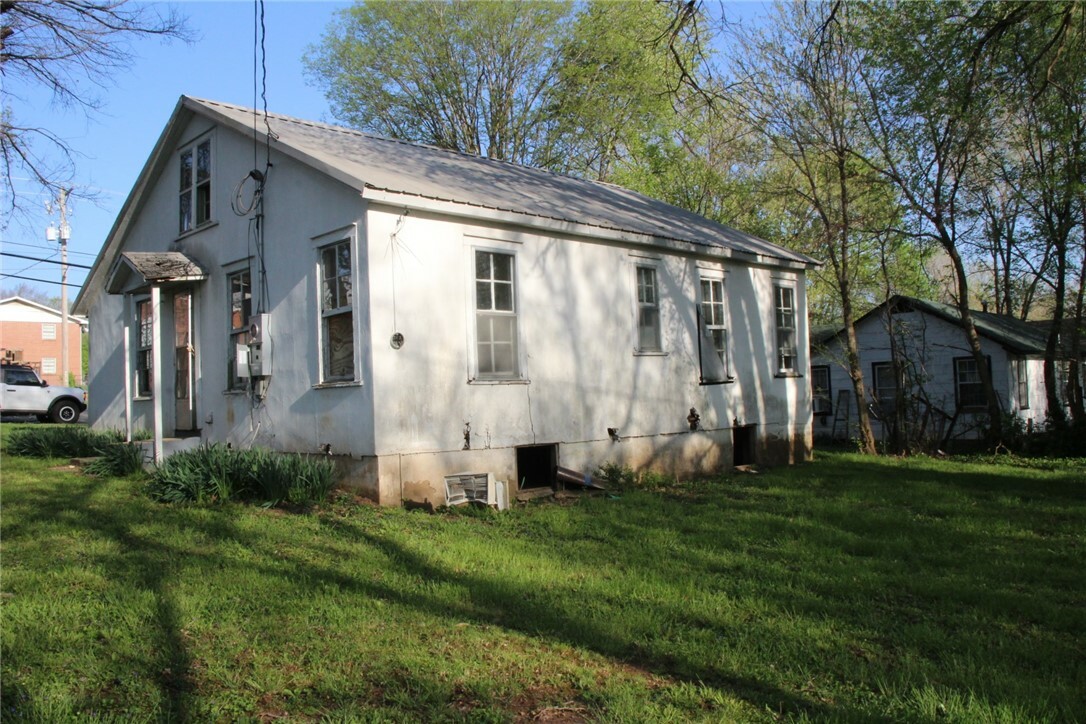 Property Photo: 305 Panther Avenue AR 72687