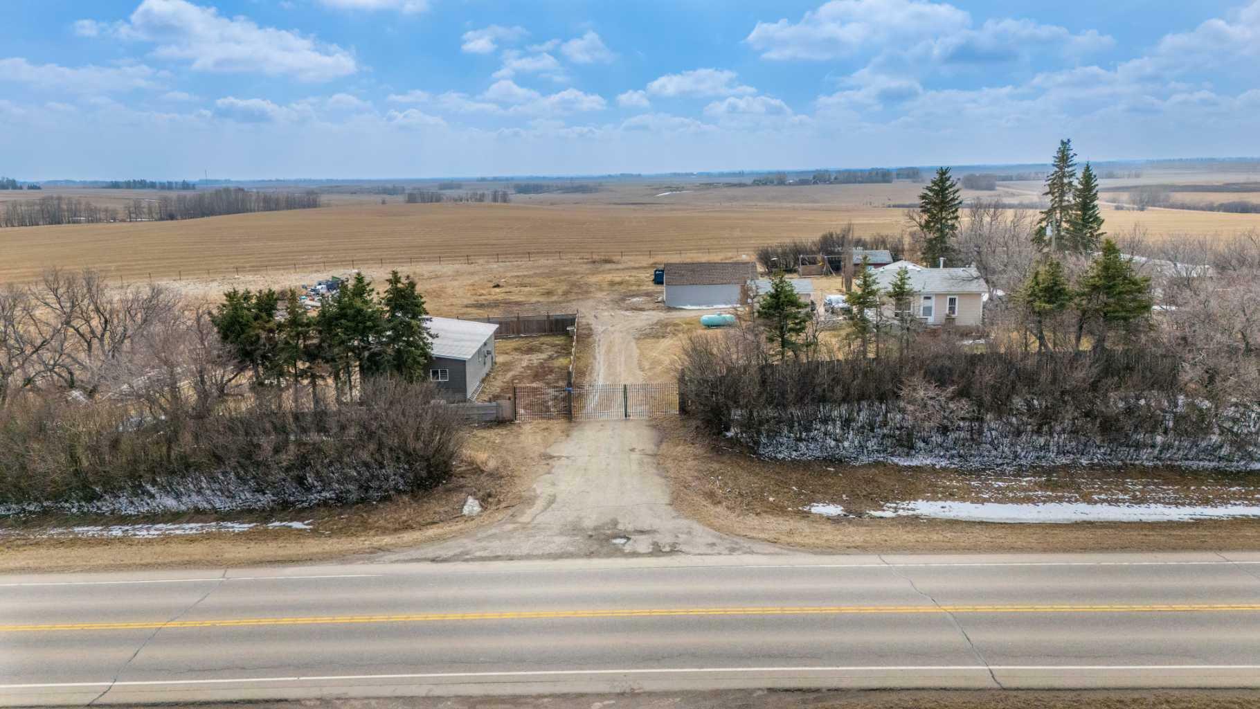 Property Photo: 1165 582 Highway AB T0M 0W0