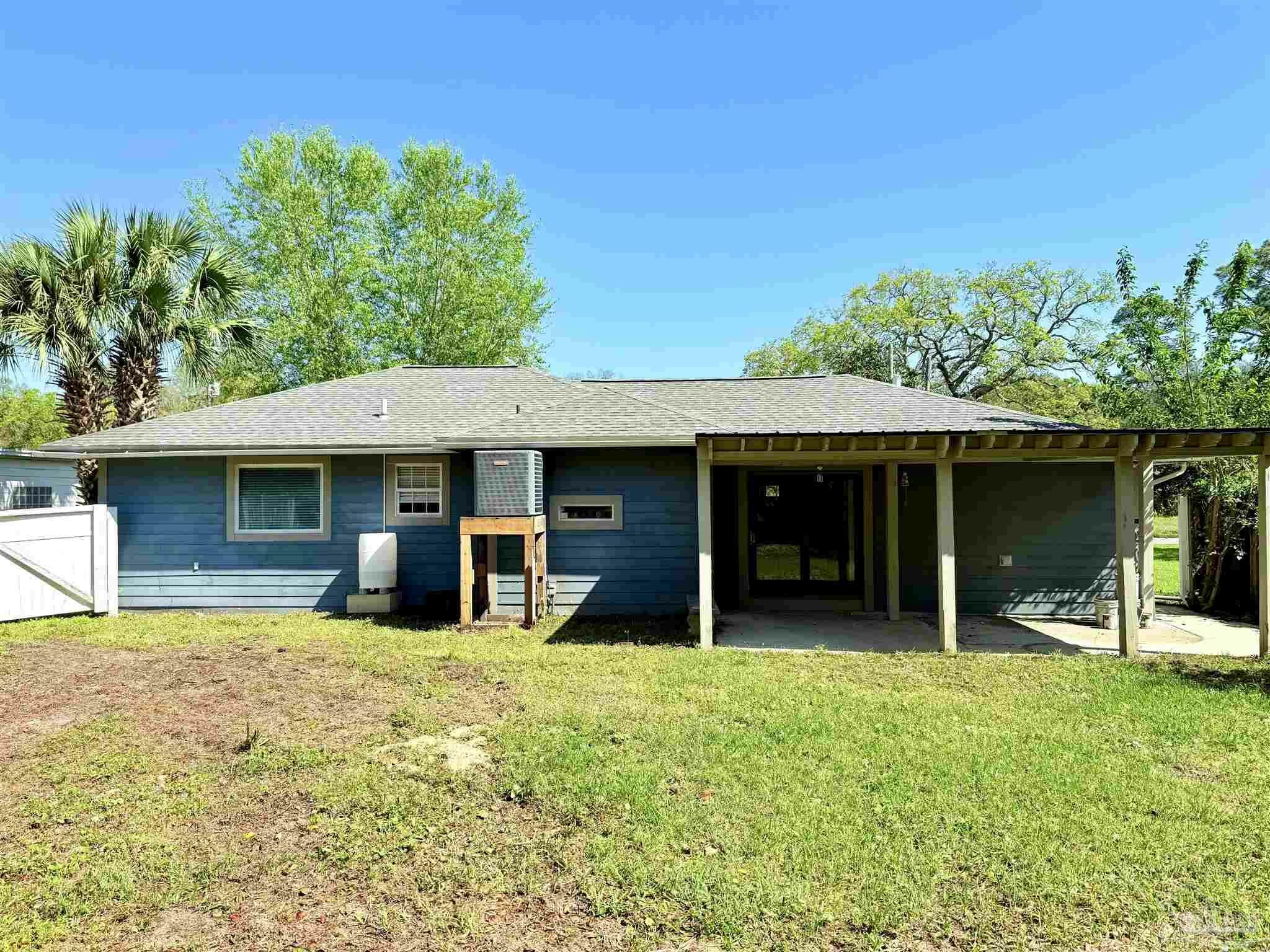 Property Photo: 3235 Bayou Dr FL 32505