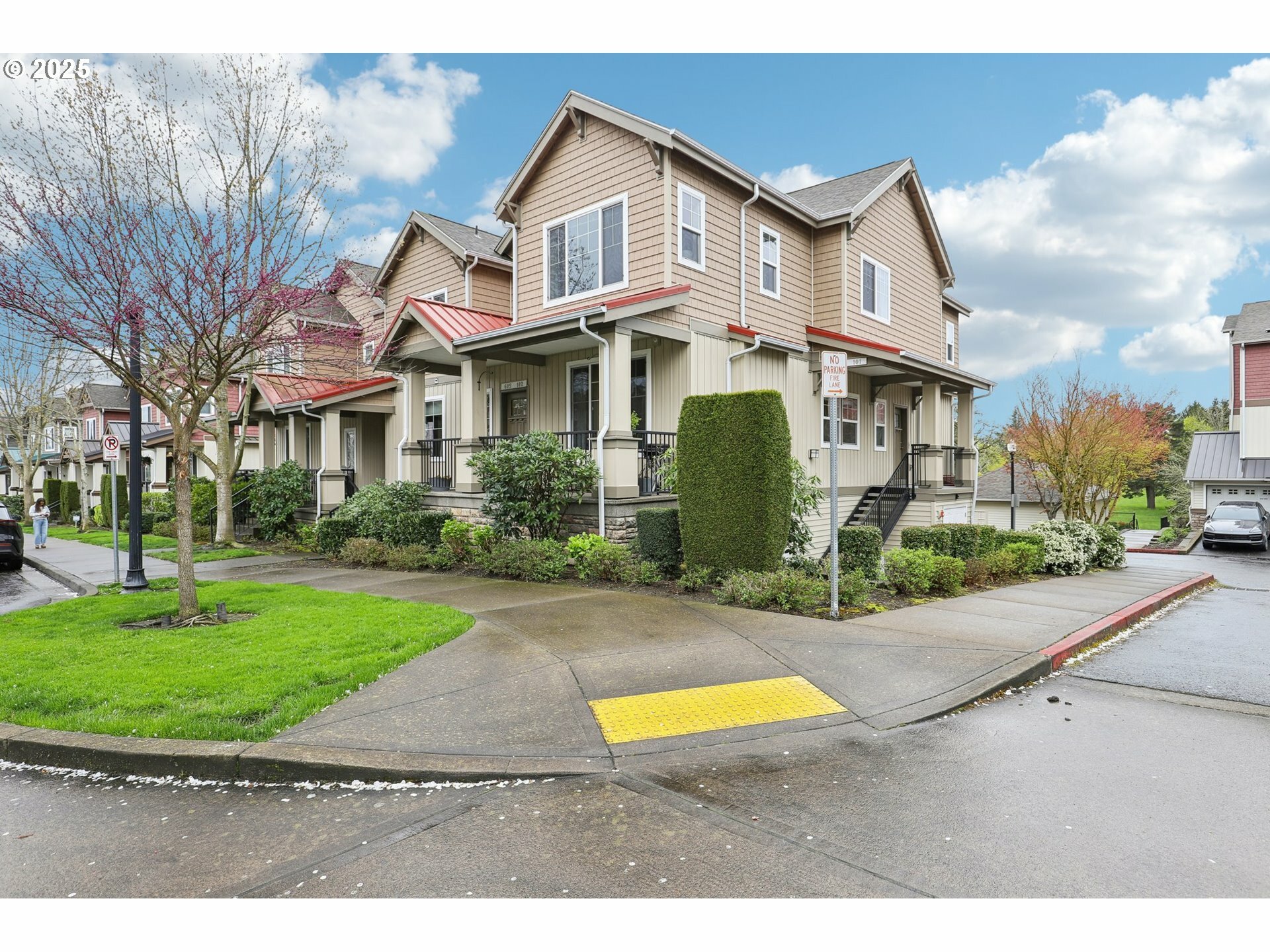 Property Photo: 605 NW Lost Springs Ter 102 OR 97229