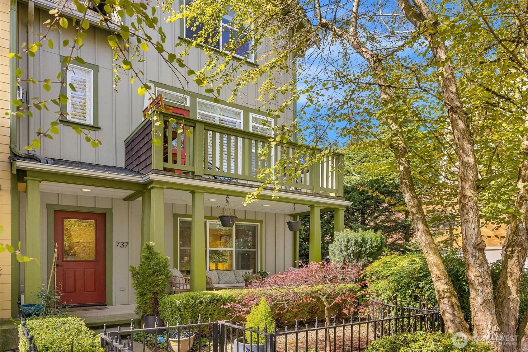 Property Photo: 737 Madison Avenue N 30 WA 98110