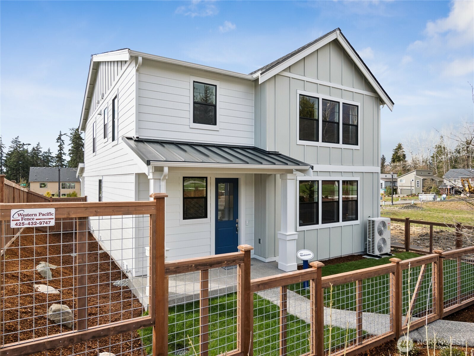 Property Photo: 11574 SE 83rd Place 5 WA 98056