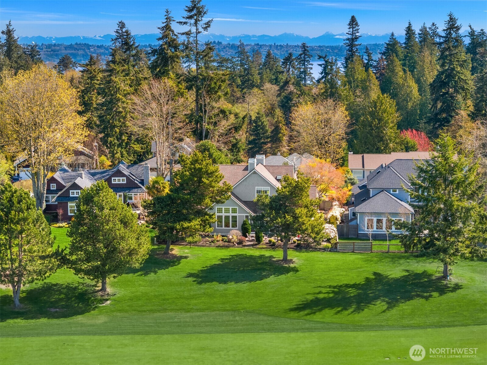 Property Photo: 905 Cherry Avenue NE WA 98110