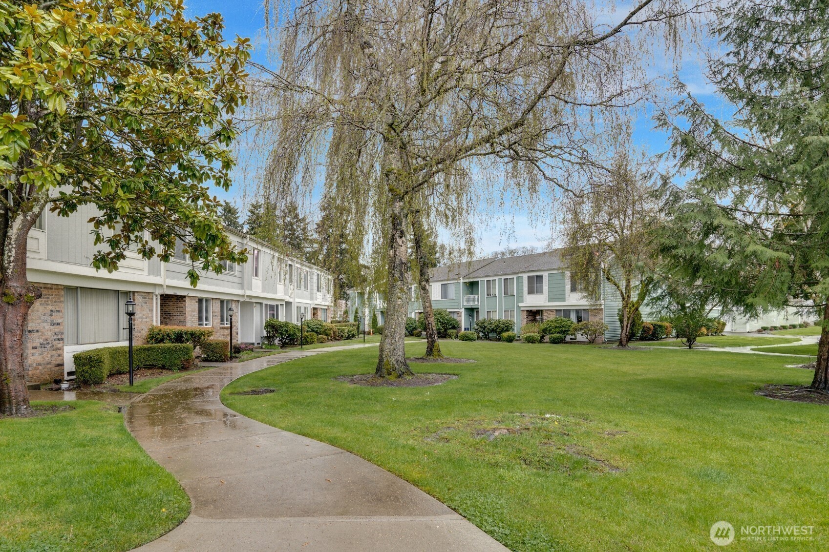 8648  Onyx Drive SW B  Lakewood WA 98498 photo