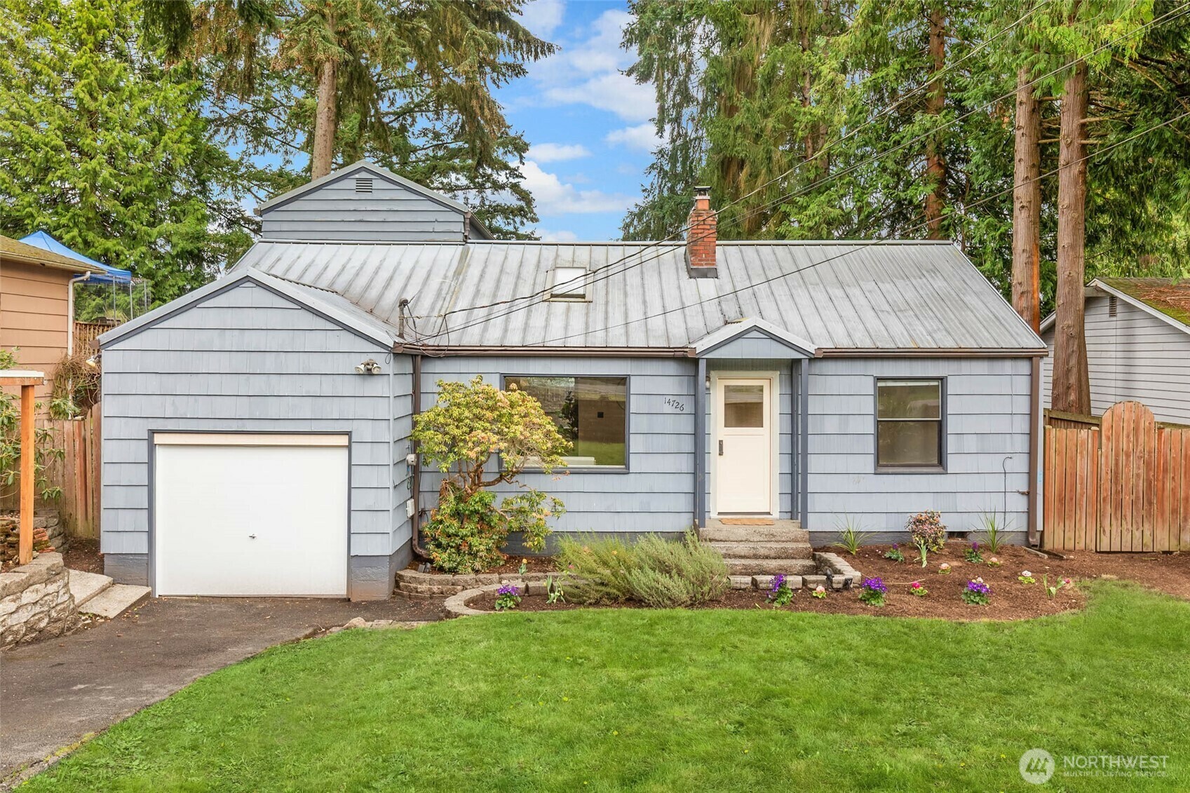 Property Photo: 14726 27th Avenue NE WA 98155