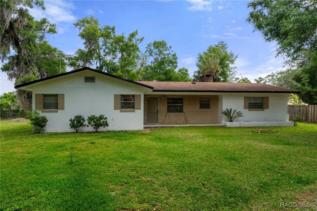 Property Photo: 5190 N Dewey Way FL 34442