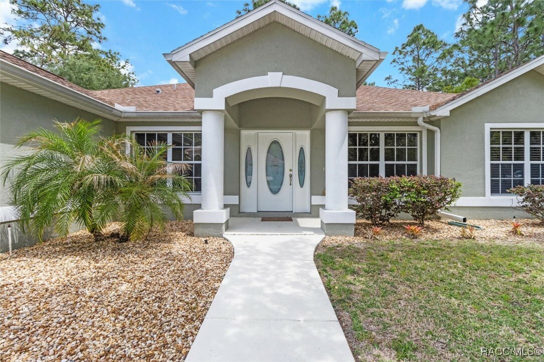 Property Photo: 17 Eugenia Court FL 34446