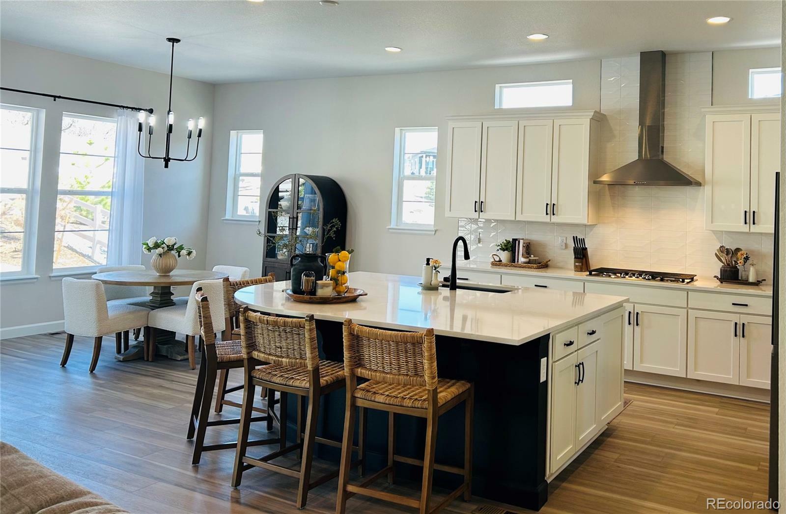 Property Photo: 1581 Diamond Hill Court CO 80104
