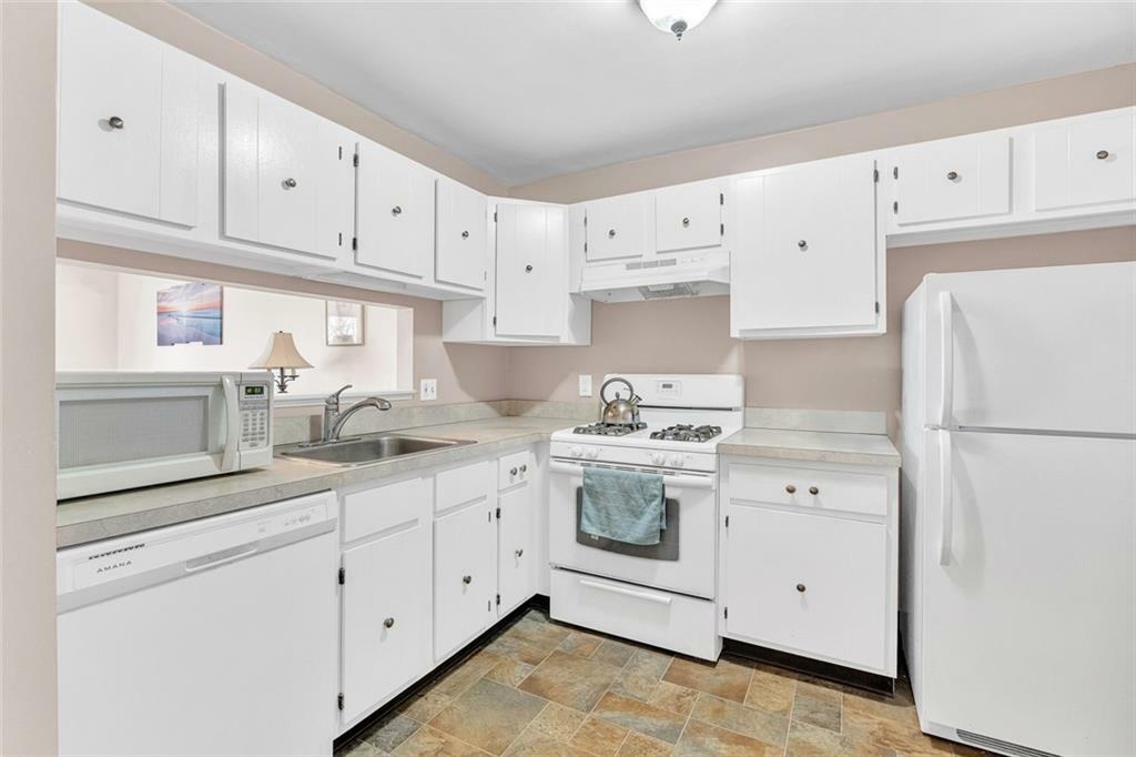 756 Quaker Lane A206  Warwick RI 02886 photo