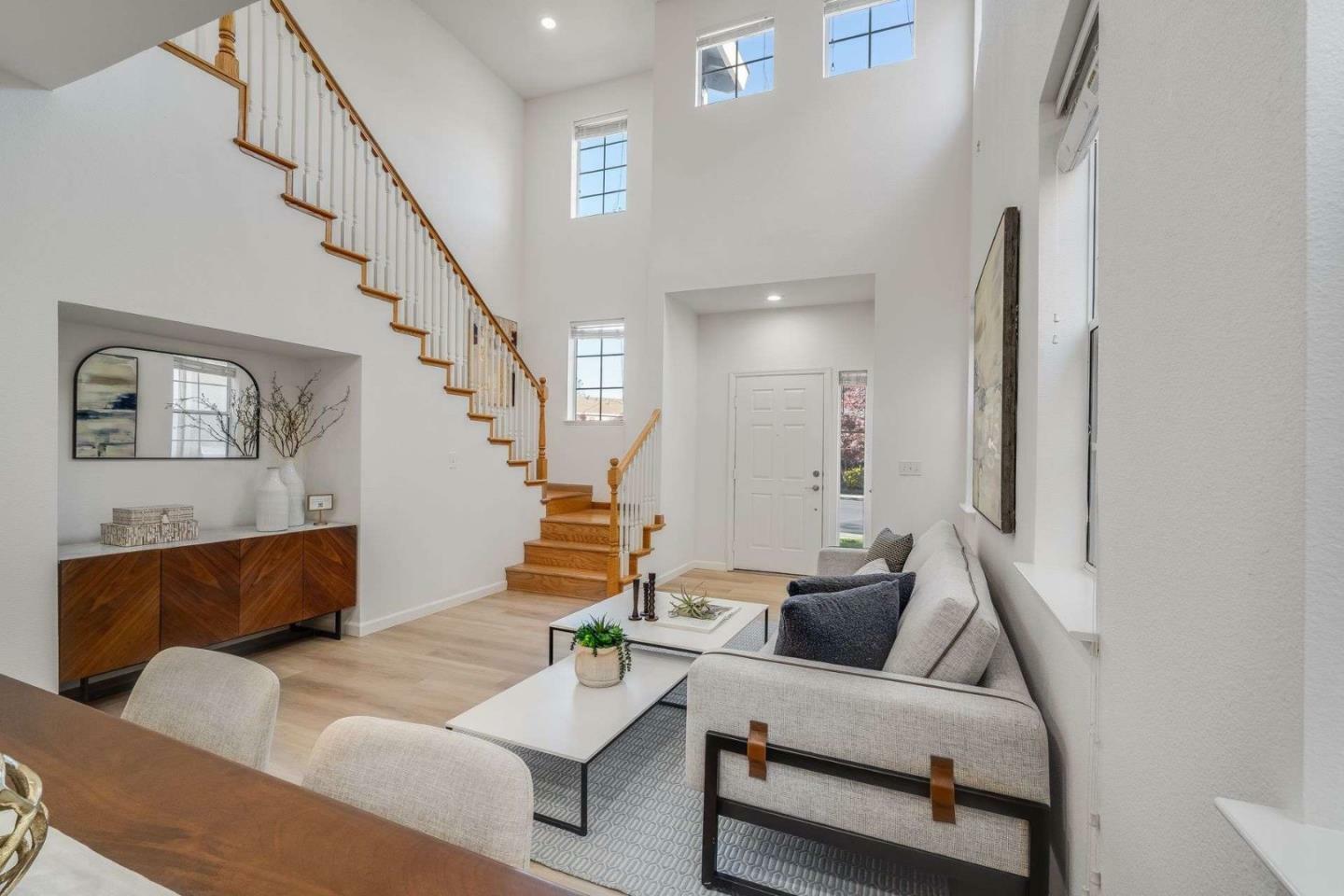 Property Photo: 945 Windsor Hills Circle CA 95123