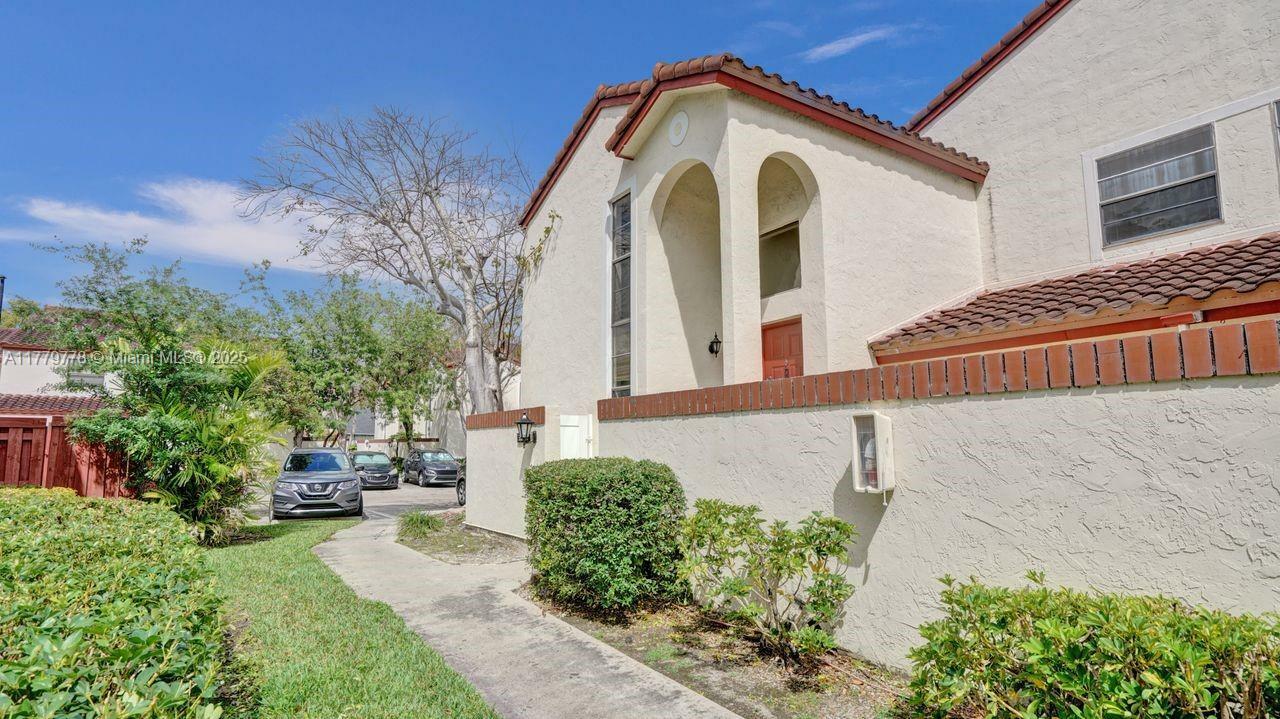 Property Photo: 331 Ives Dairy Rd 331-09 FL 33179