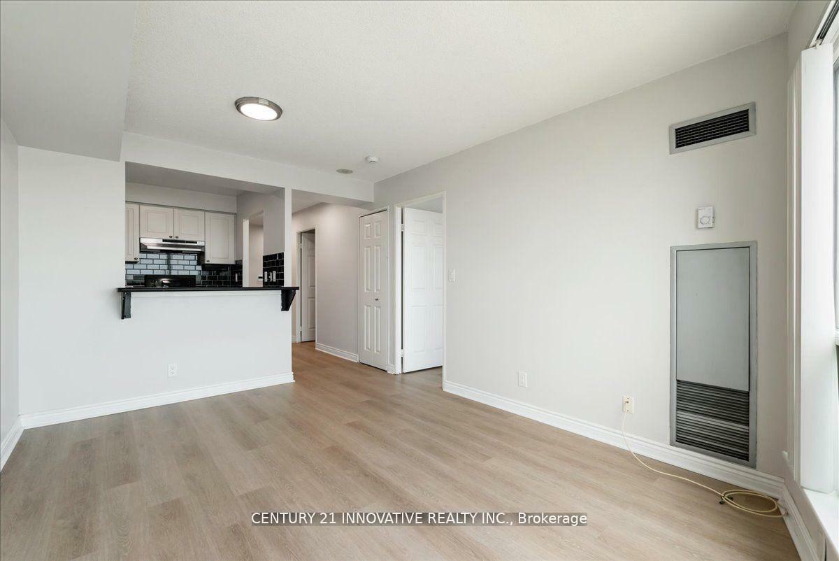 Property Photo: 18 Lee Centre Drive 1013 ON M1H 3H5
