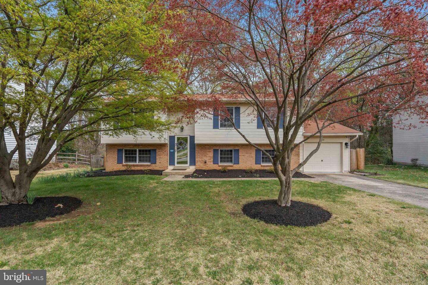 Property Photo: 6418 Kings Landing Road VA 22310
