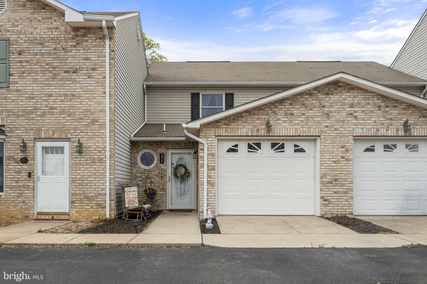 Property Photo: 211 Waterbrook Court VA 22664