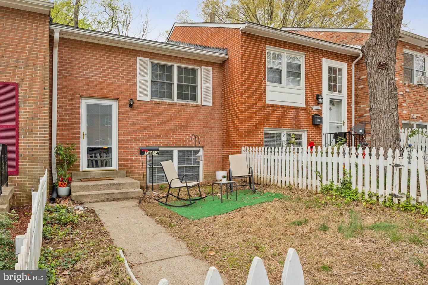 Property Photo: 14434 Falmouth Drive VA 22193