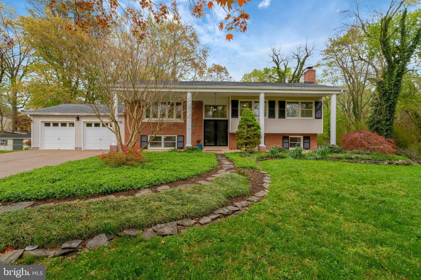 Property Photo: 8709 Mercedes Court VA 22308