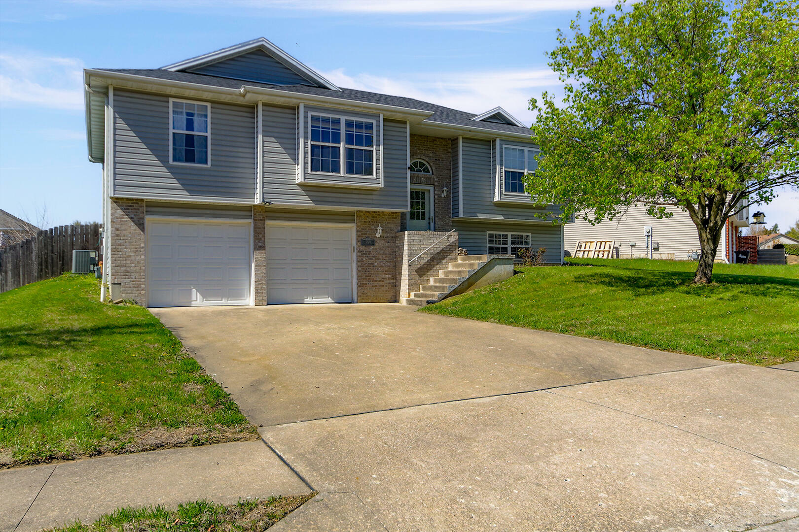 5303 Sandstone Dr  Columbia MO 65202 photo